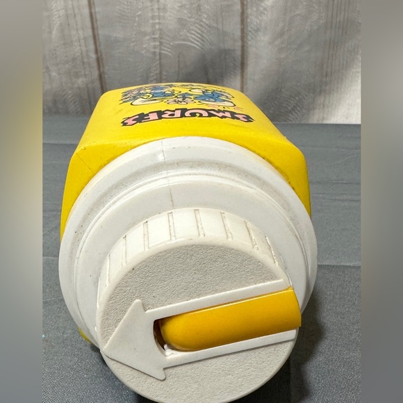 Vintage Kong Seeley 1980 Smurfs Thermos - Picture 3 of 5